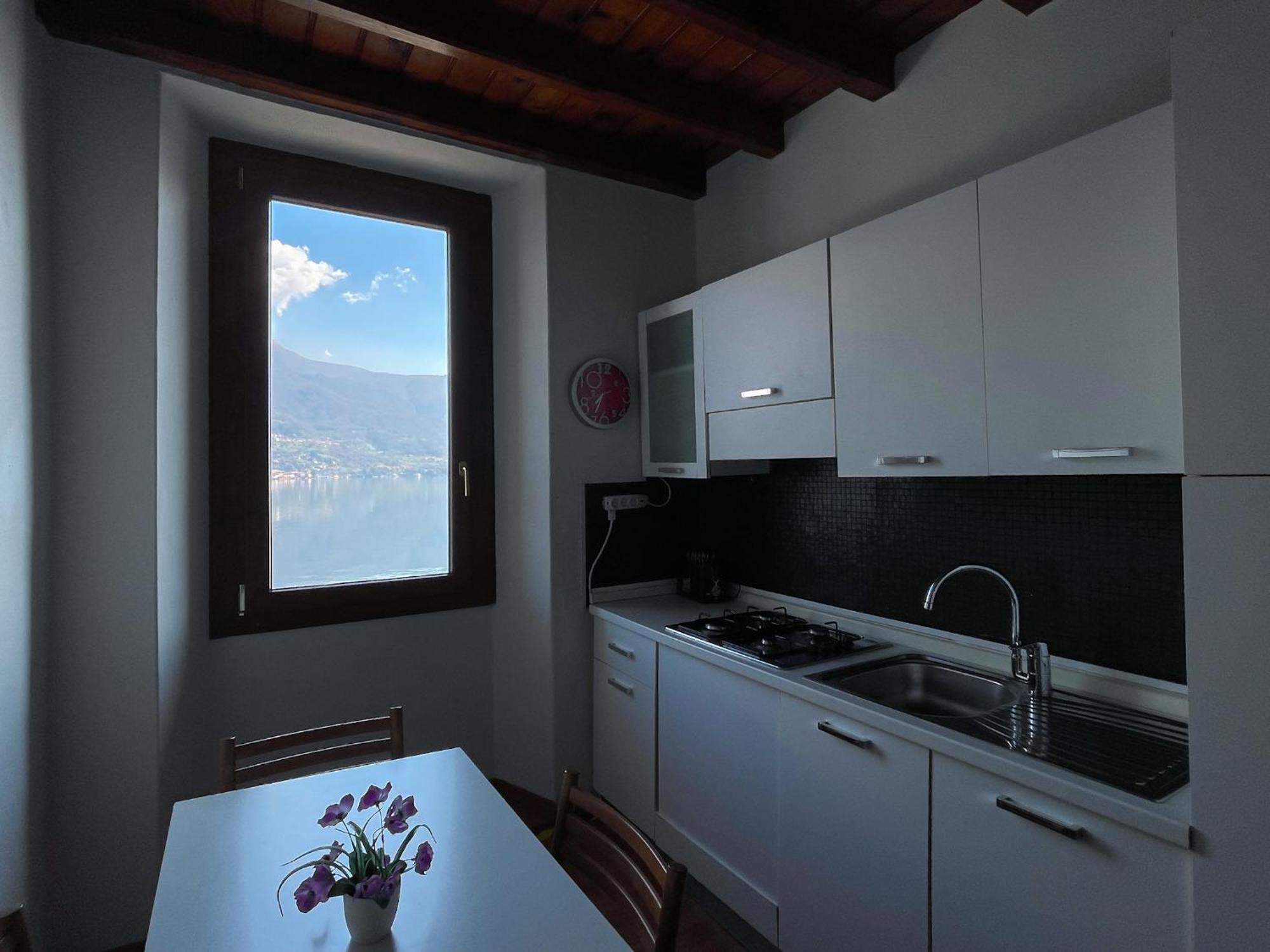 Renzo E Lucia Lake View Apartment Oliveto Lario Exteriör bild