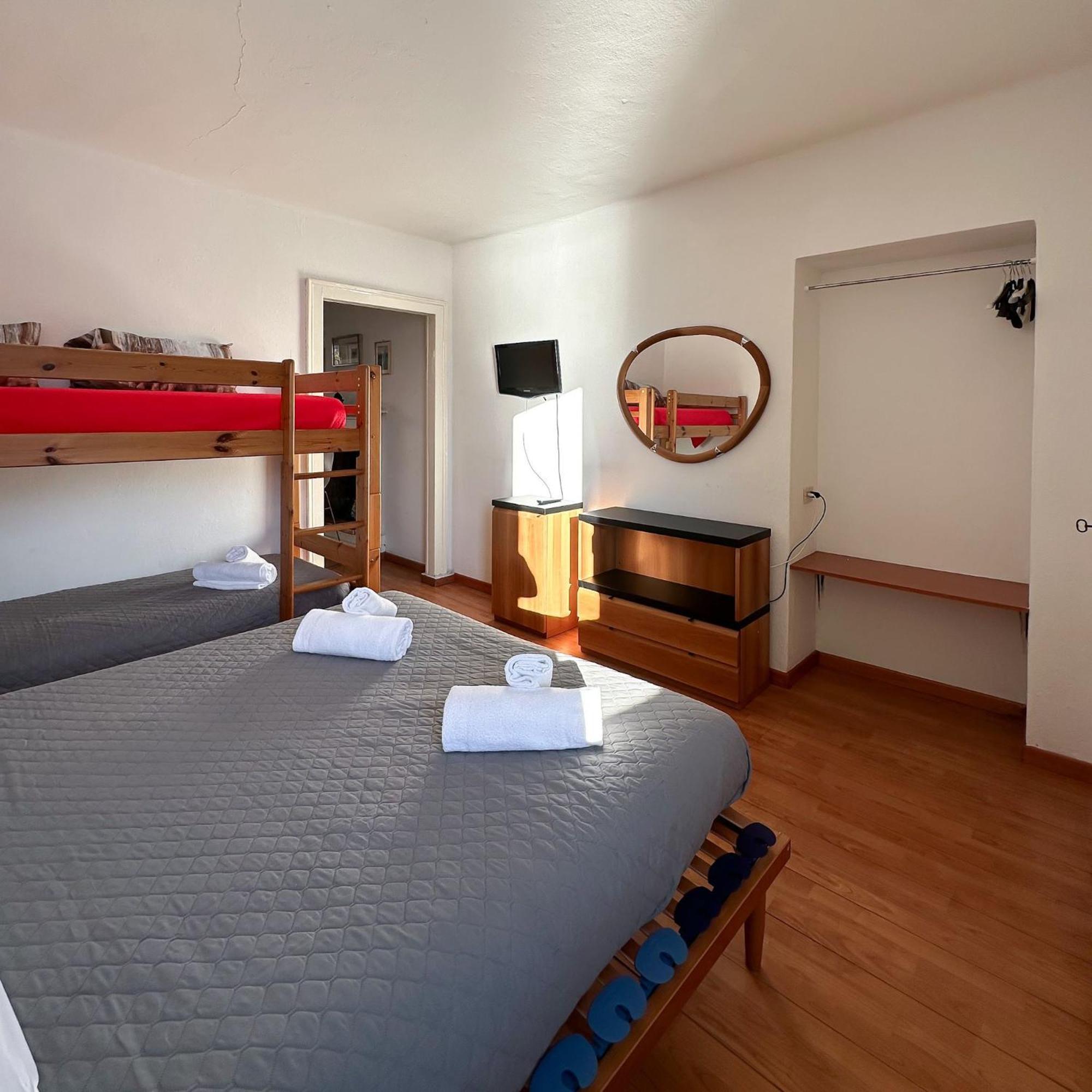 Renzo E Lucia Lake View Apartment Oliveto Lario Rum bild
