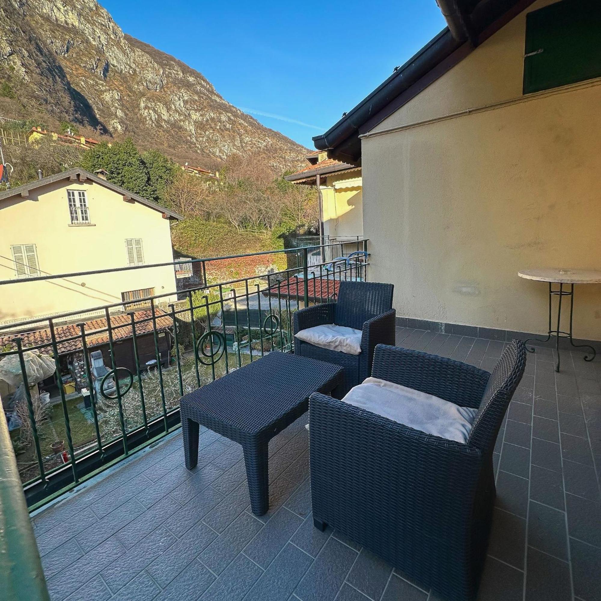 Renzo E Lucia Lake View Apartment Oliveto Lario Rum bild